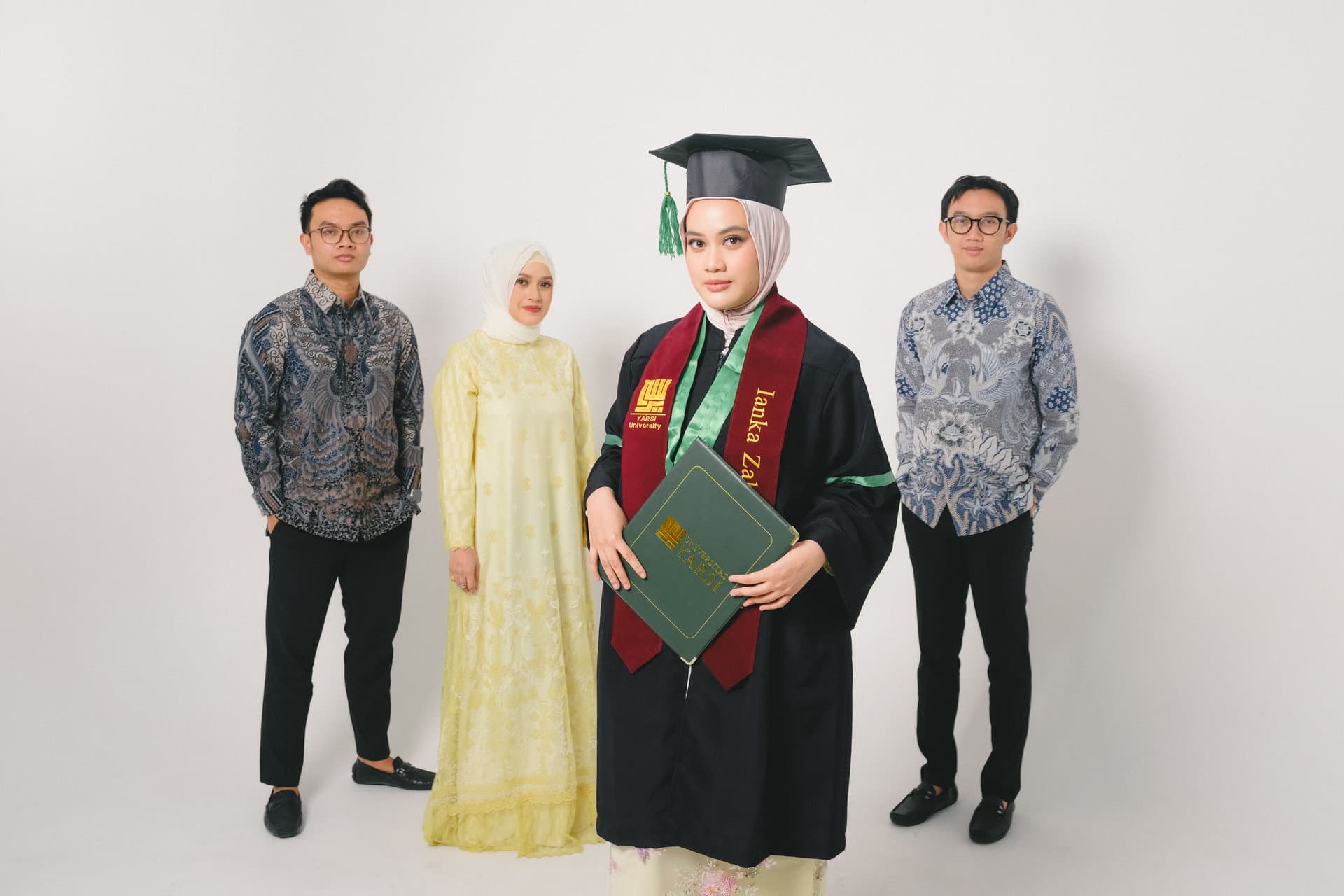 Graduation Photo Studio — Ianka